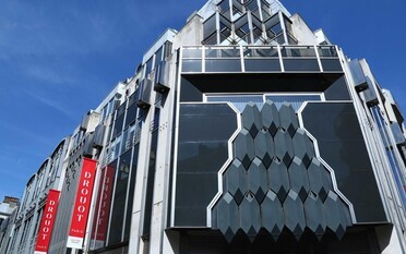 FACADE DE L'HÔTEL DROUOT PARIS